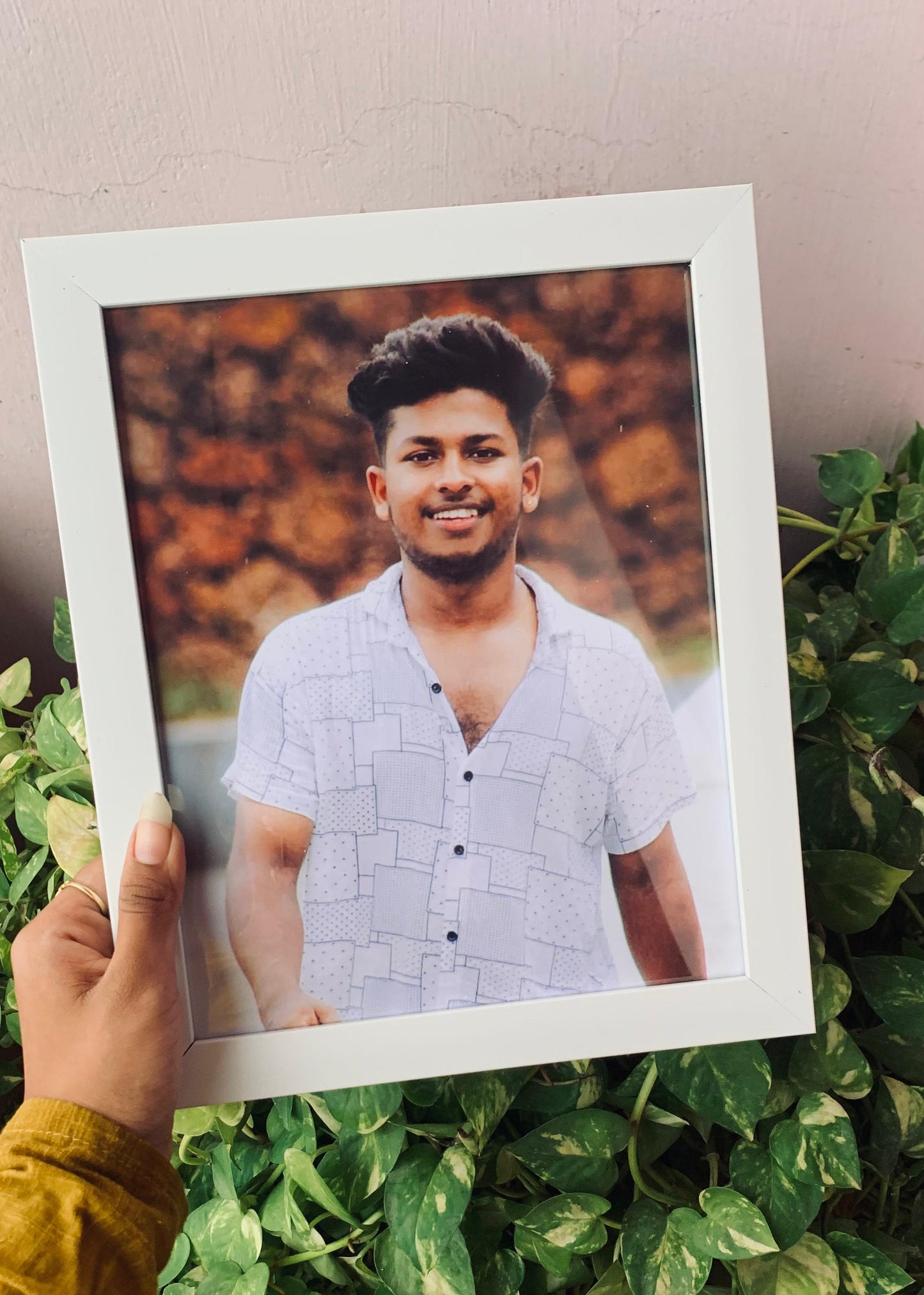 White premium frame