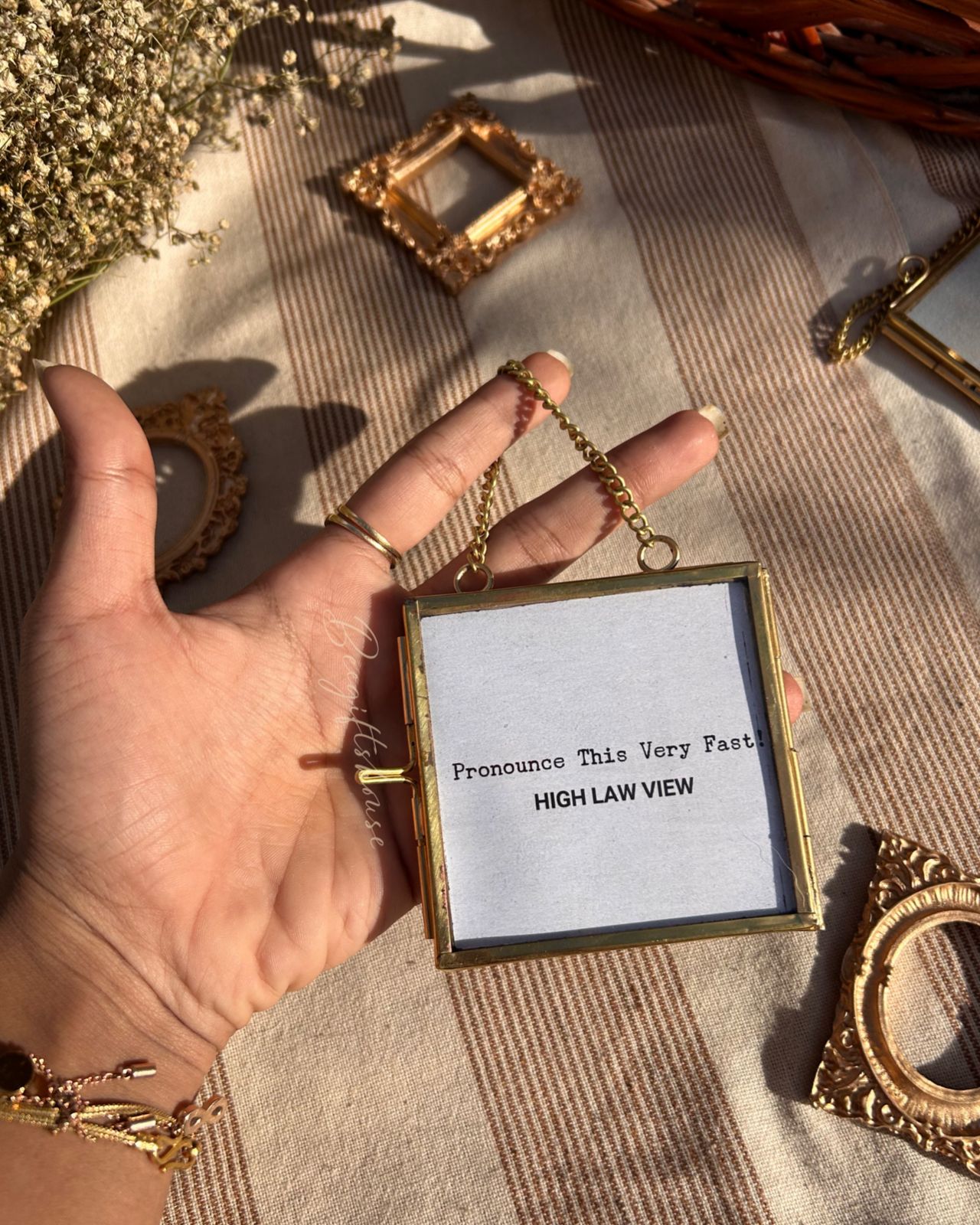 Vintage pop up collage frame