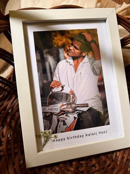 White classy frame